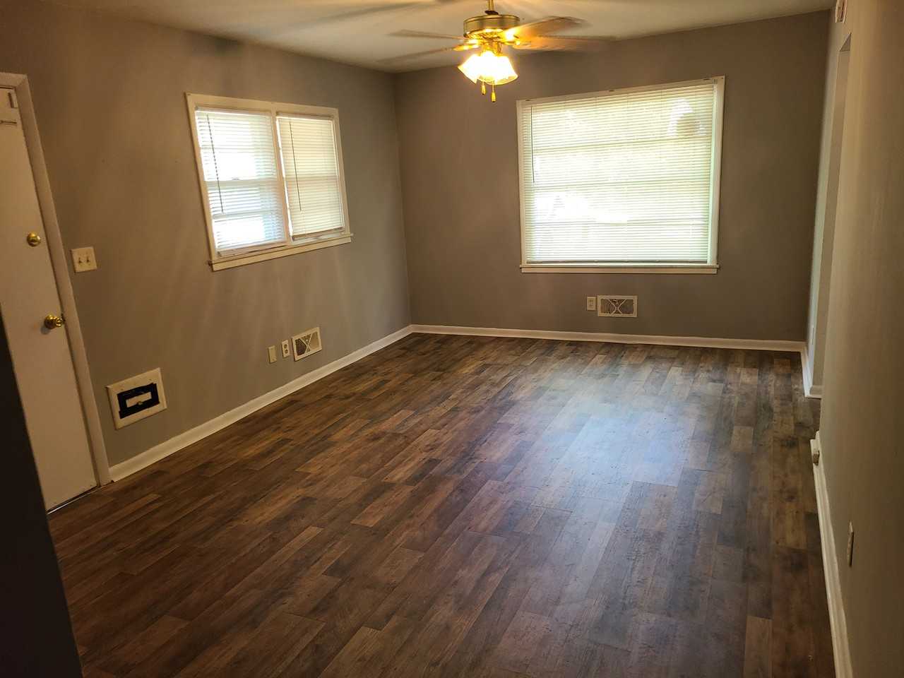 1104 W Iles Ave #NA - Photo 3 of 8