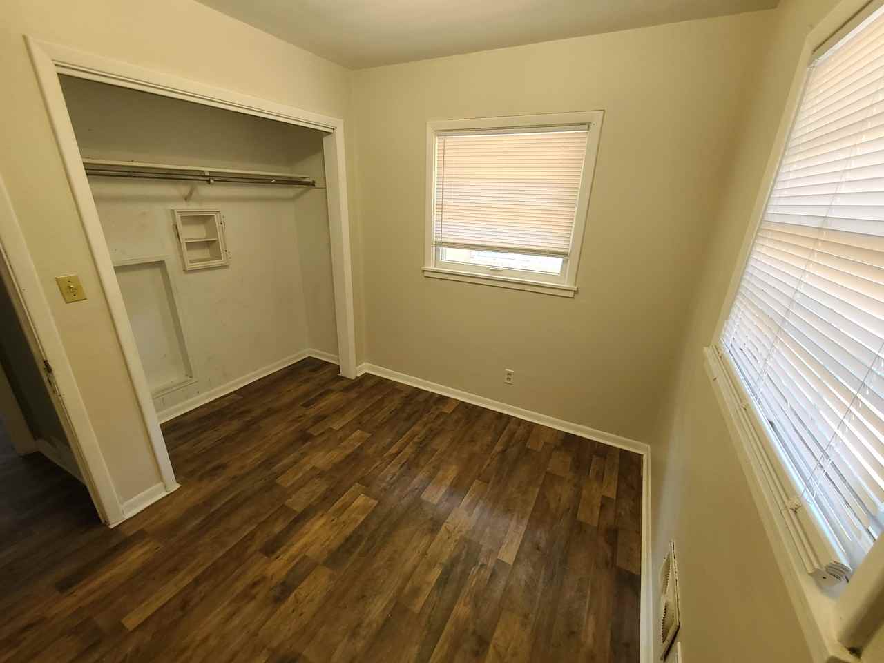 1104 W Iles Ave #NA - Photo 4 of 8