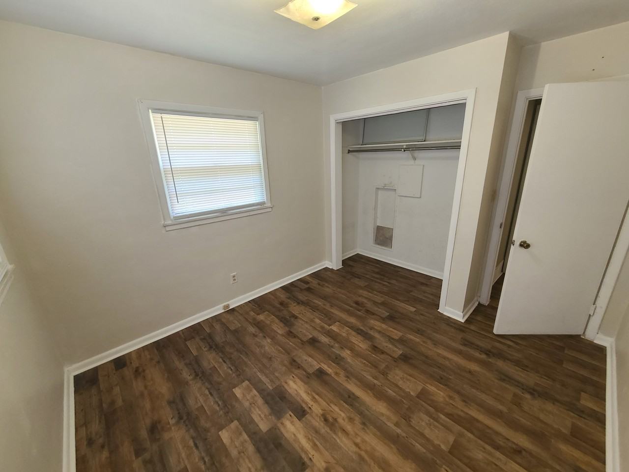 1104 W Iles Ave #NA - Photo 5 of 8