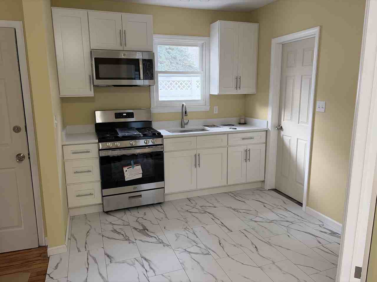 44 Inman Pl #1stFL - Photo 3 of 12