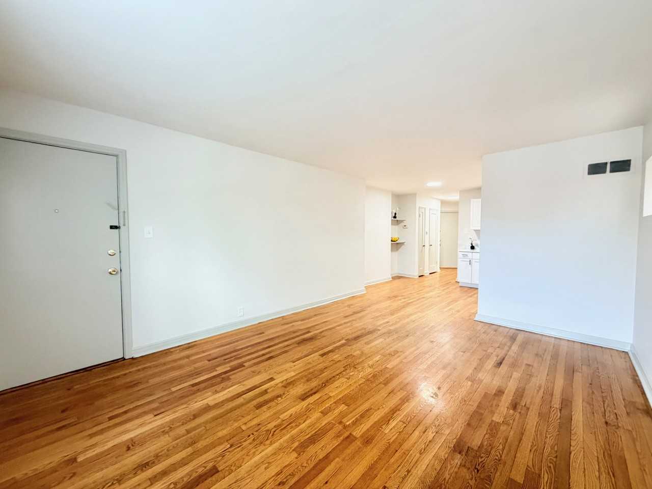 5308 Jamieson Ave #1S - Photo 6 of 11