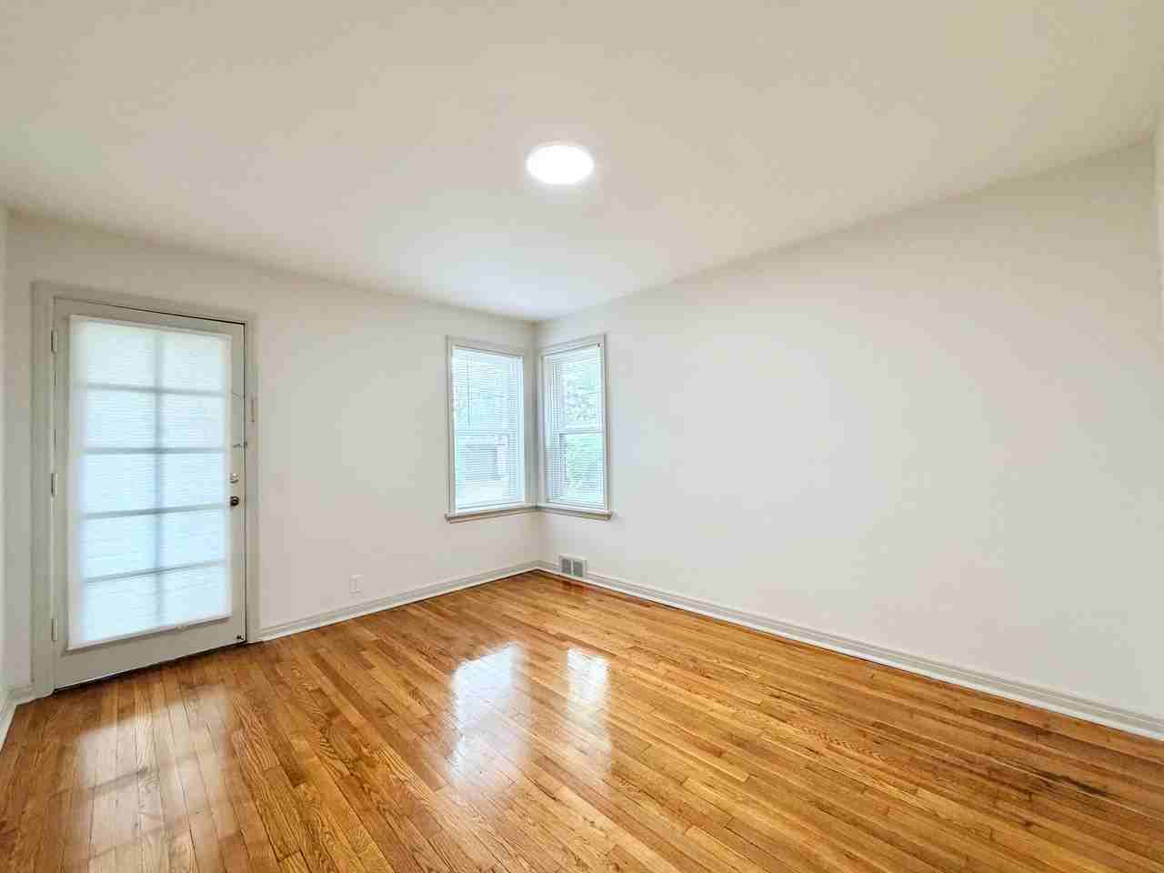 5308 Jamieson Ave #1S - Photo 7 of 11