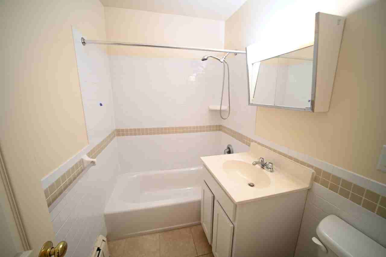 2165 Dorchester Ave #11 - Photo 7 of 8