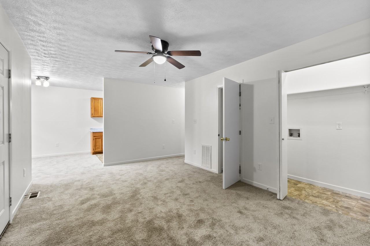 3 W Rosecrest St #3D - Photo 3 of 18