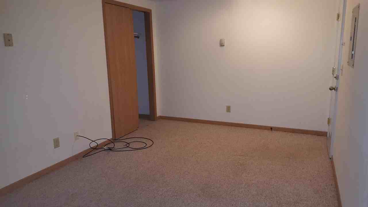 299 Dyer St - Photo 5 of 9