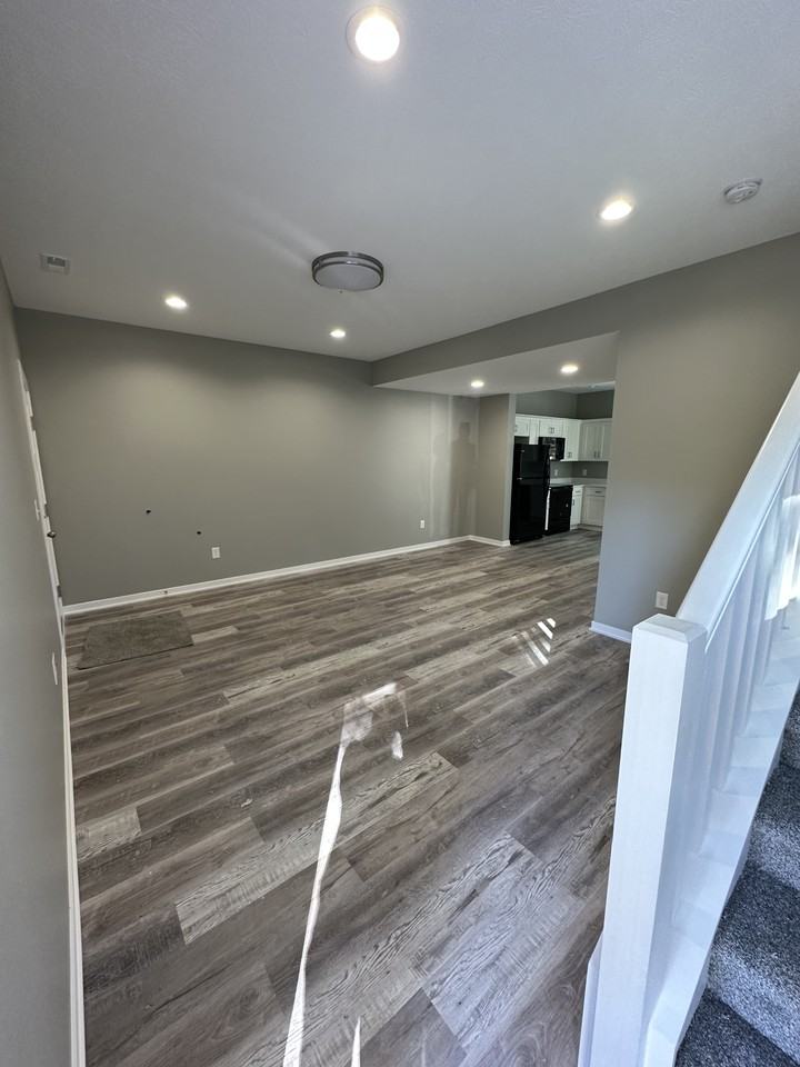 Broadway St #5187 - Photo 2 of 11