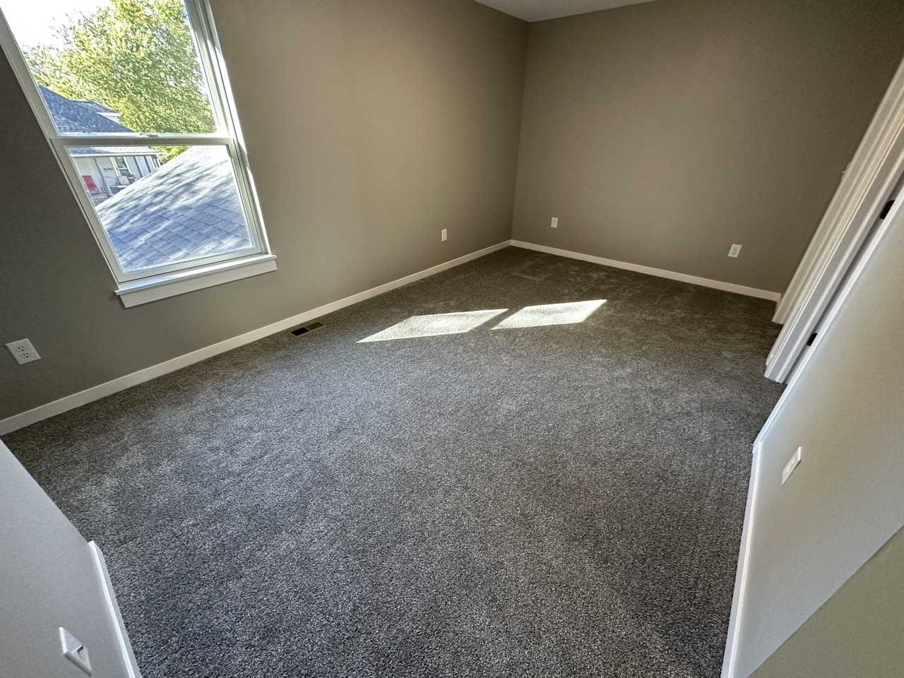 Broadway St #5187 - Photo 7 of 11