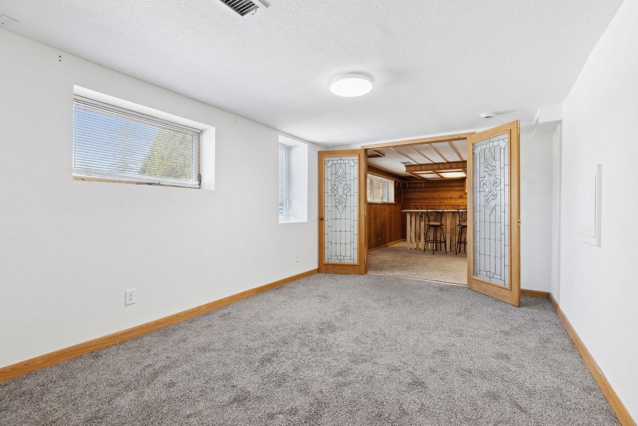 2712 Yosemite Ave S #NA - Photo 4 of 38