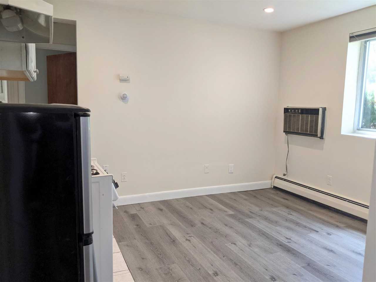 1003 Massachusetts Ave #4 - Photo 5 of 13