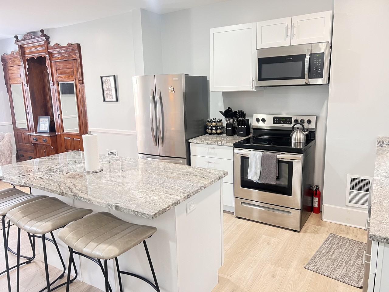 1217 N King St - Photo 4 of 22