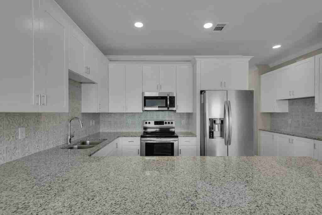 1815 Stable Ln #NA - Photo 2 of 6