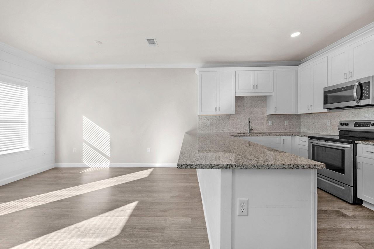 1815 Stable Ln #NA - Photo 3 of 6