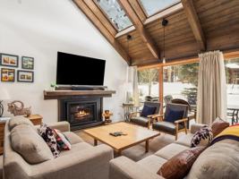 featured image of 1446 Broken Lance Dr #7