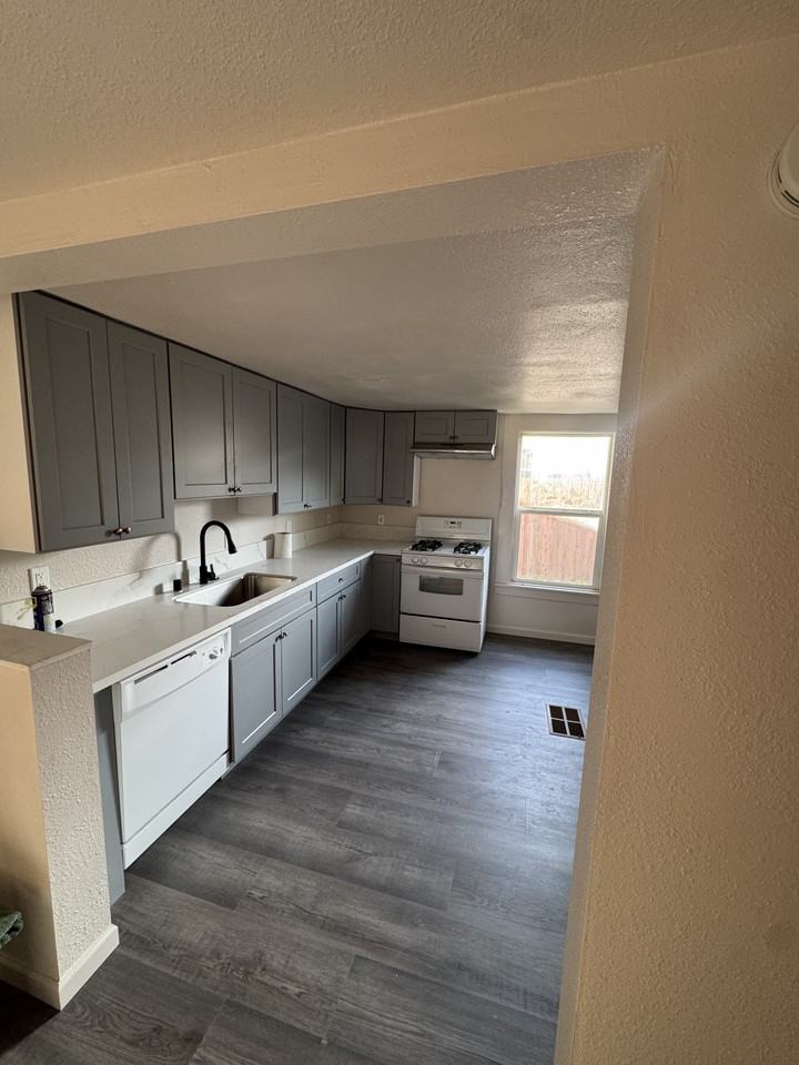 633 B St #1 - Photo 7 of 16