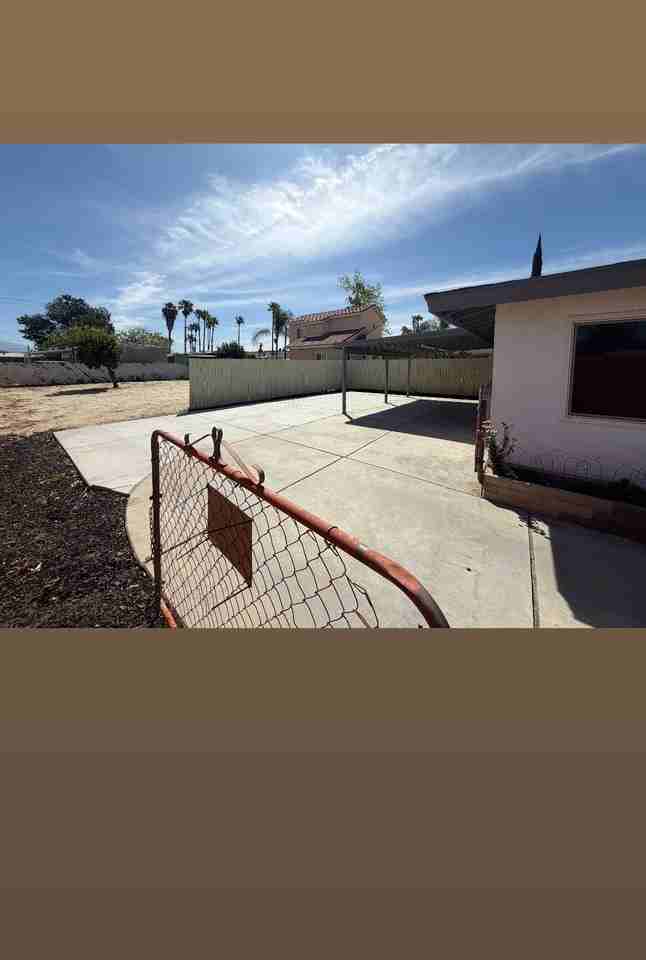 10623 Poplar St #3 - Photo 4 of 20