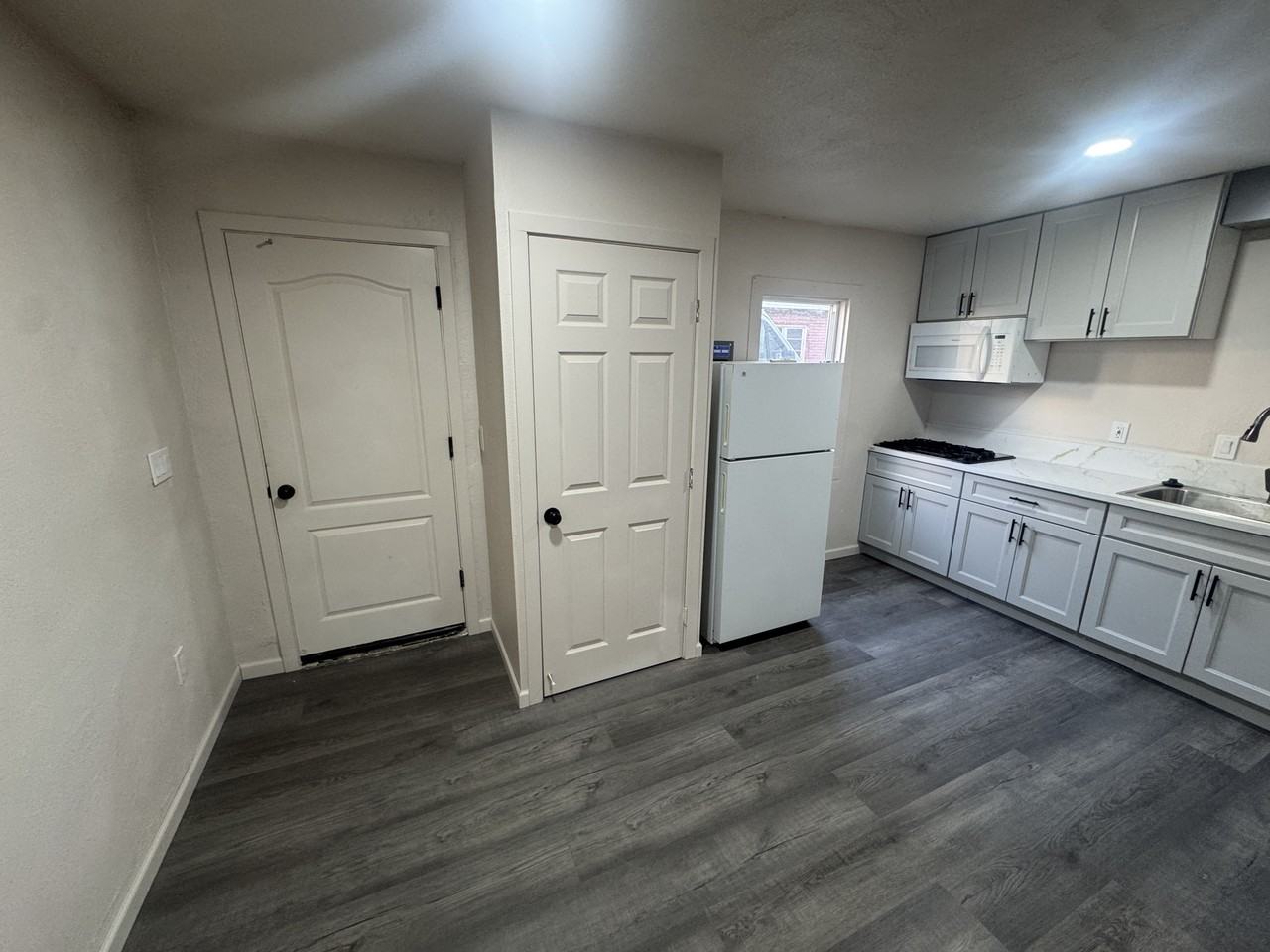 633 B St #1A - Photo 3 of 6