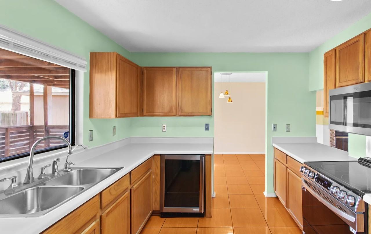 6858 Cape Meadow Dr #NA - Photo 6 of 19