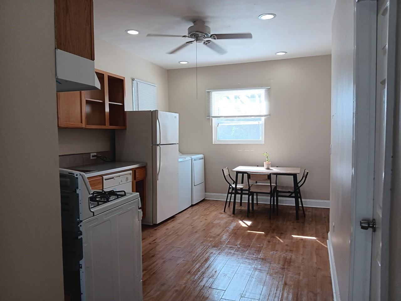 8808 S Escanaba Ave #NA - Photo 2 of 17