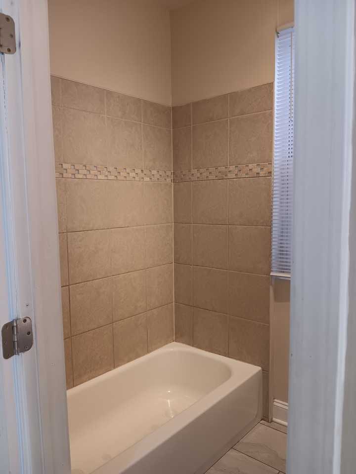 8808 S Escanaba Ave #NA - Photo 6 of 17