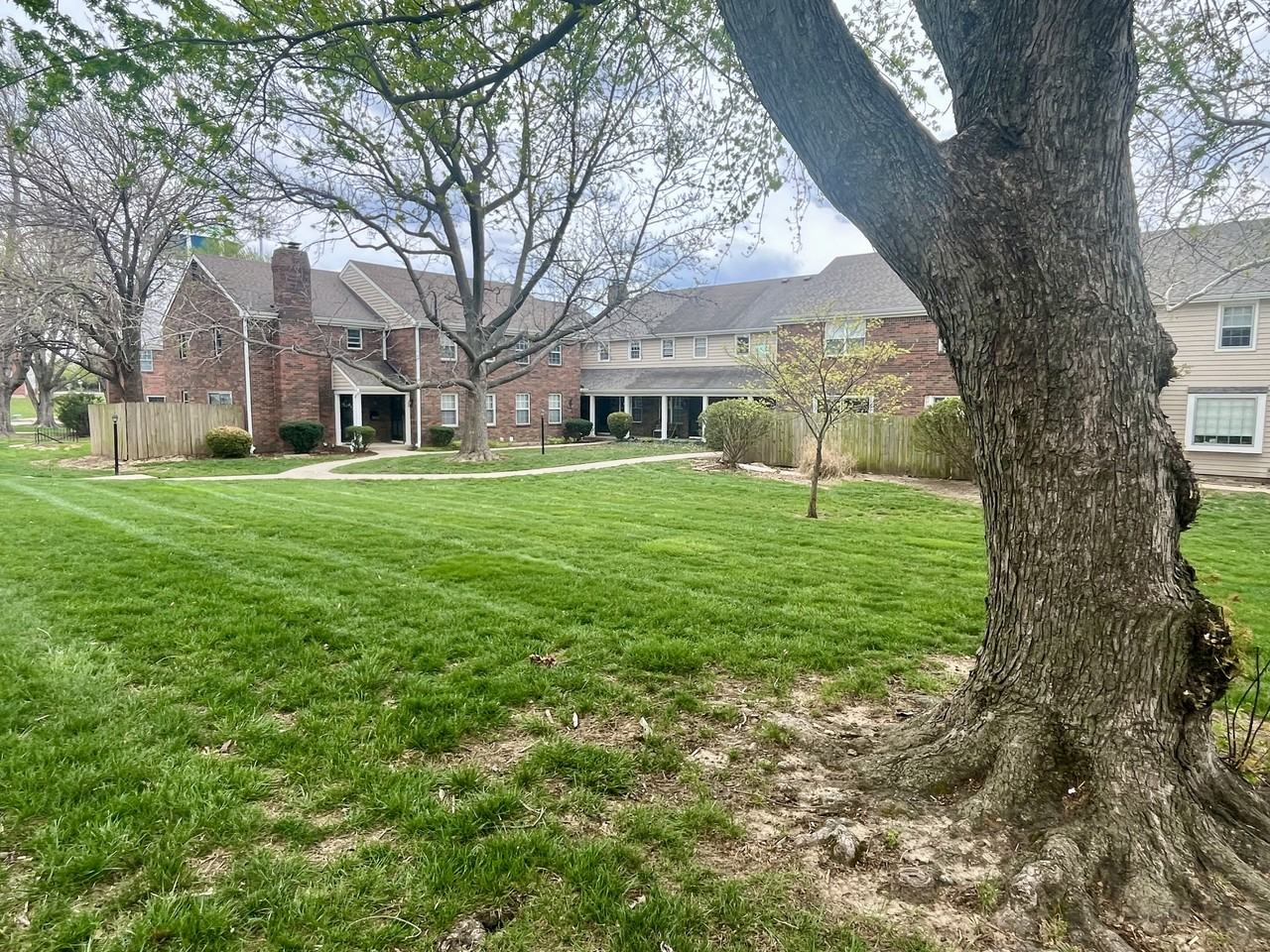 3619 Ne 68th Ter - Photo 2 of 31