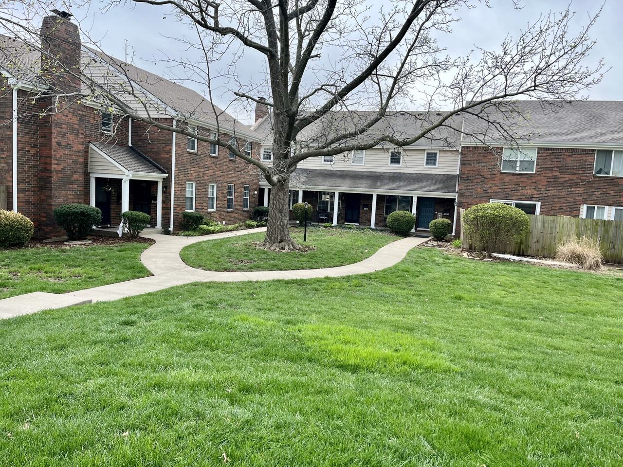 3619 Ne 68th Ter - Photo 3 of 31