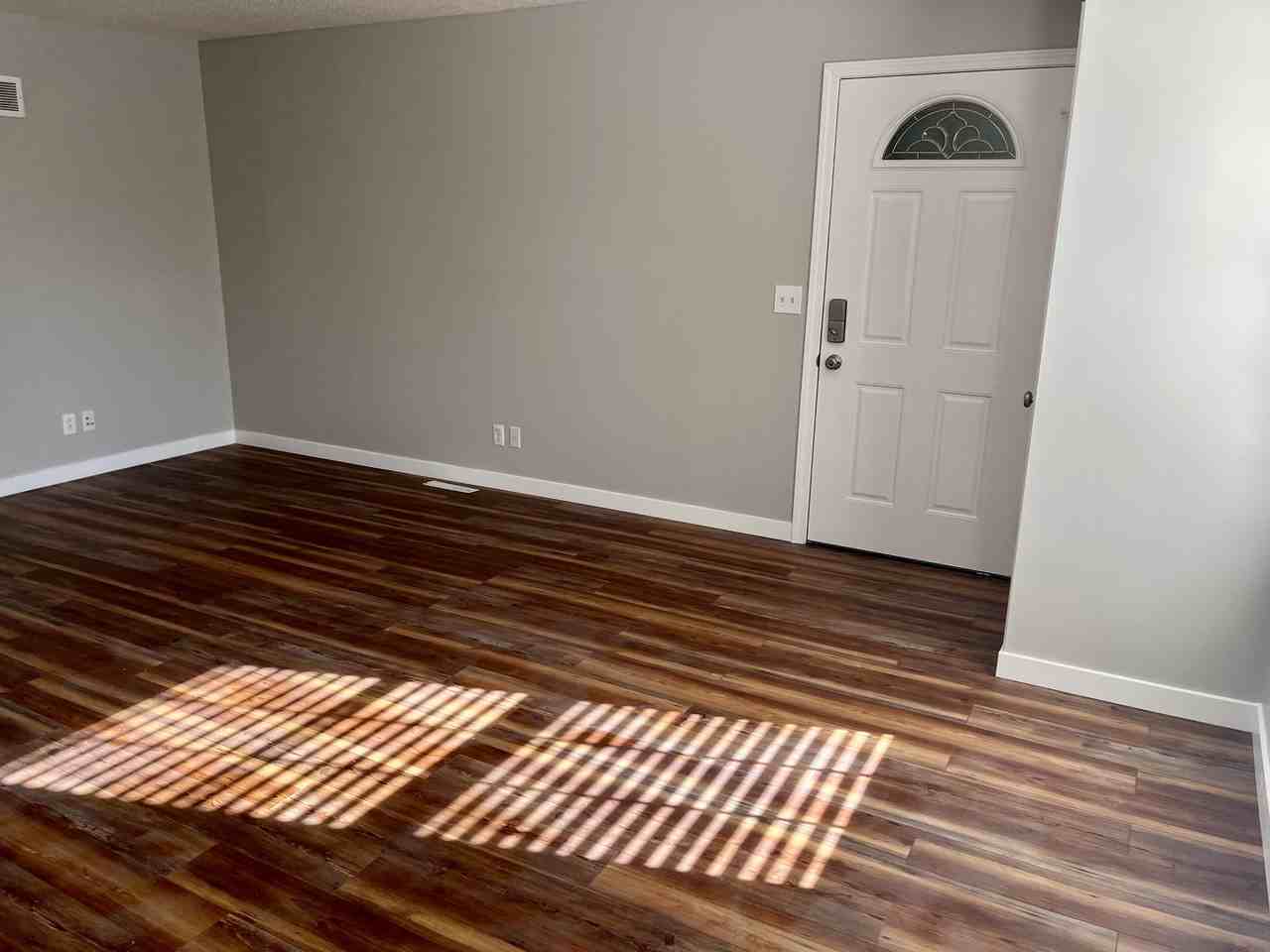 3619 Ne 68th Ter - Photo 6 of 31