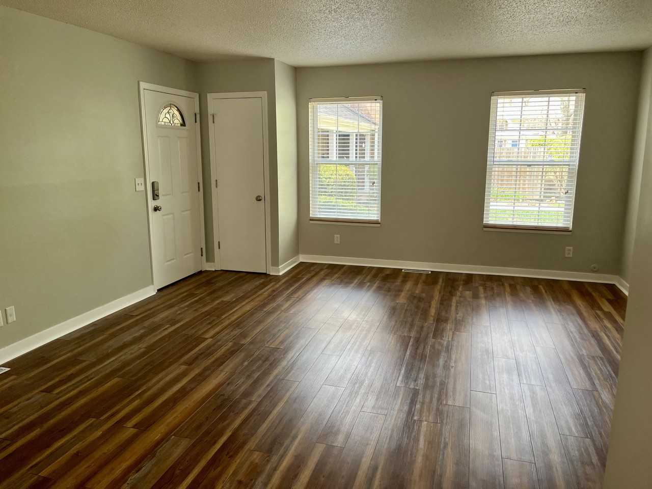 3619 Ne 68th Ter - Photo 7 of 31