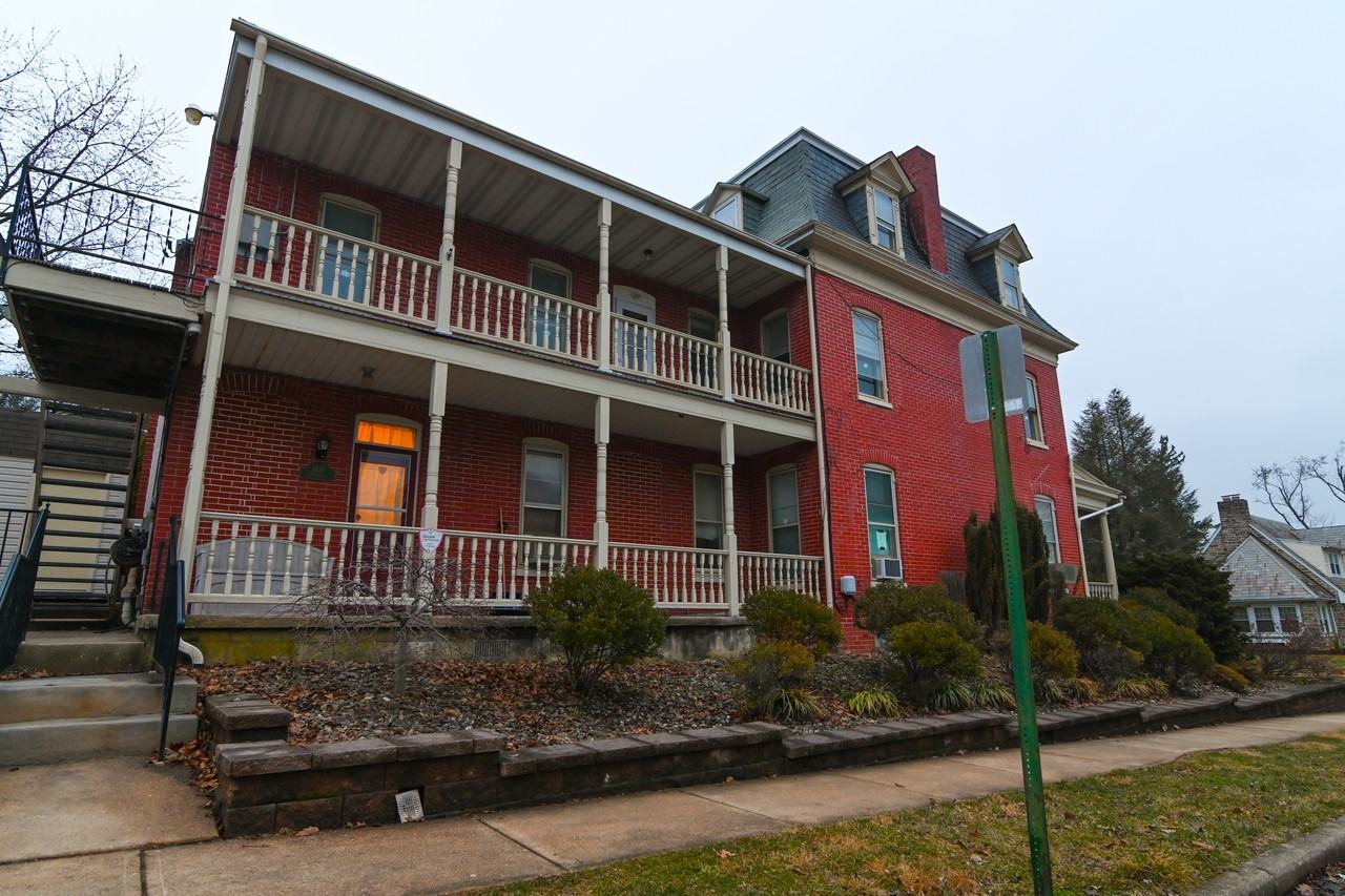 1538 1st Ave #2 - Photo 2 of 10