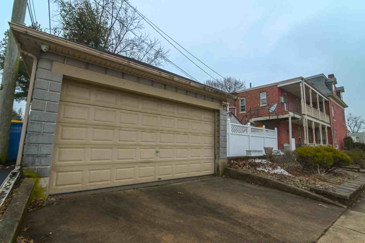 1538 1st Ave #2 - Photo 3 of 10