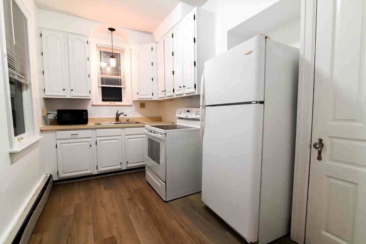 1538 1st Ave #2 - Photo 4 of 10