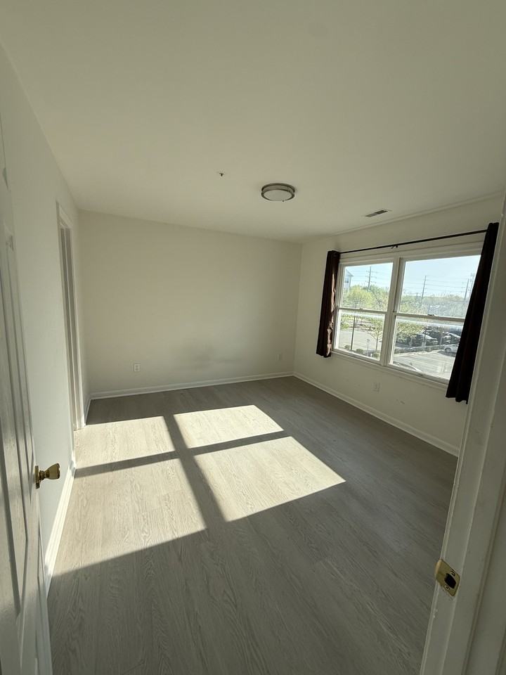 440 Main St #1000C - Photo 3 of 8