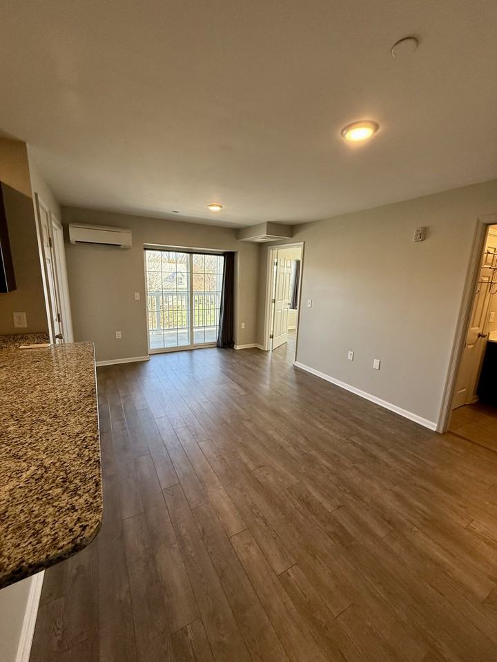 460 Main St #1000B - Photo 5 of 11