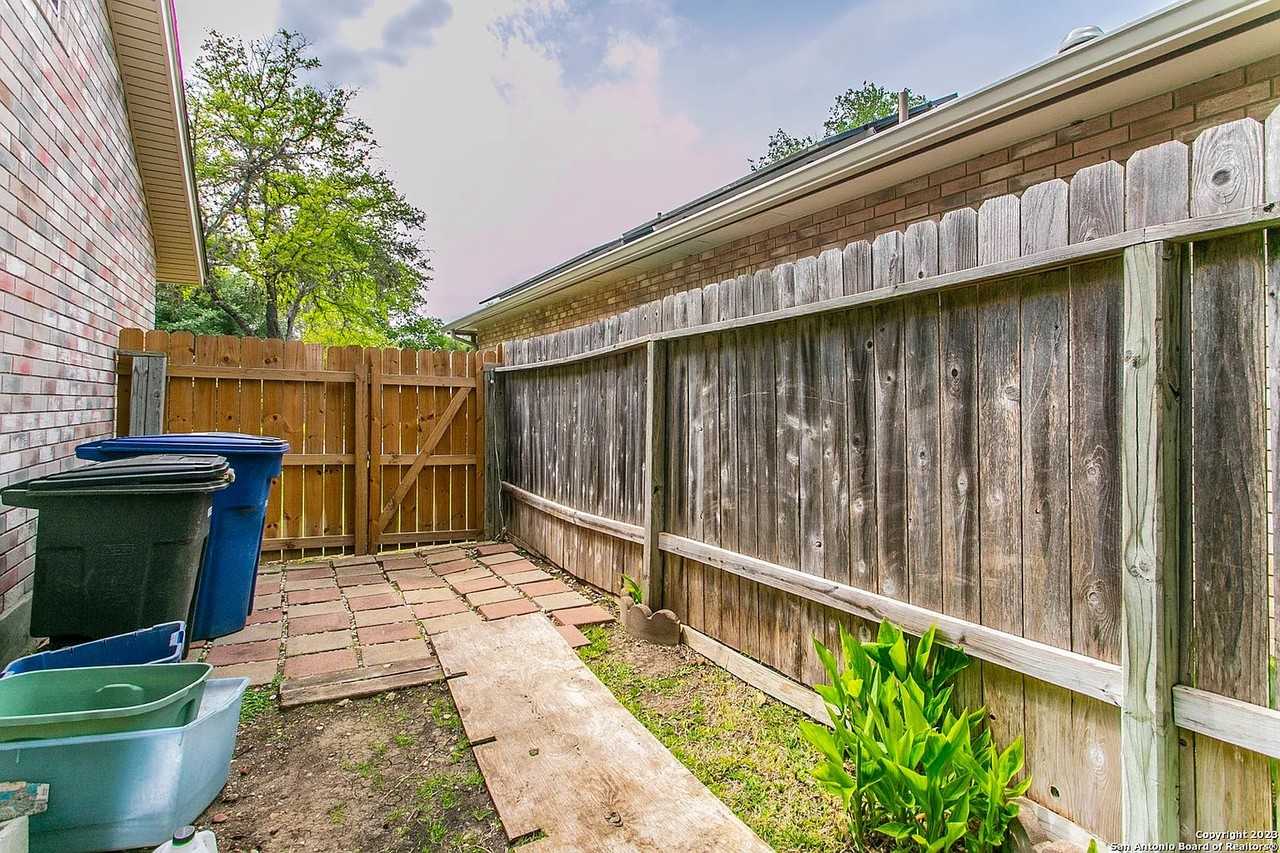 16426 Old Stable Rd #NA - Photo 3 of 39