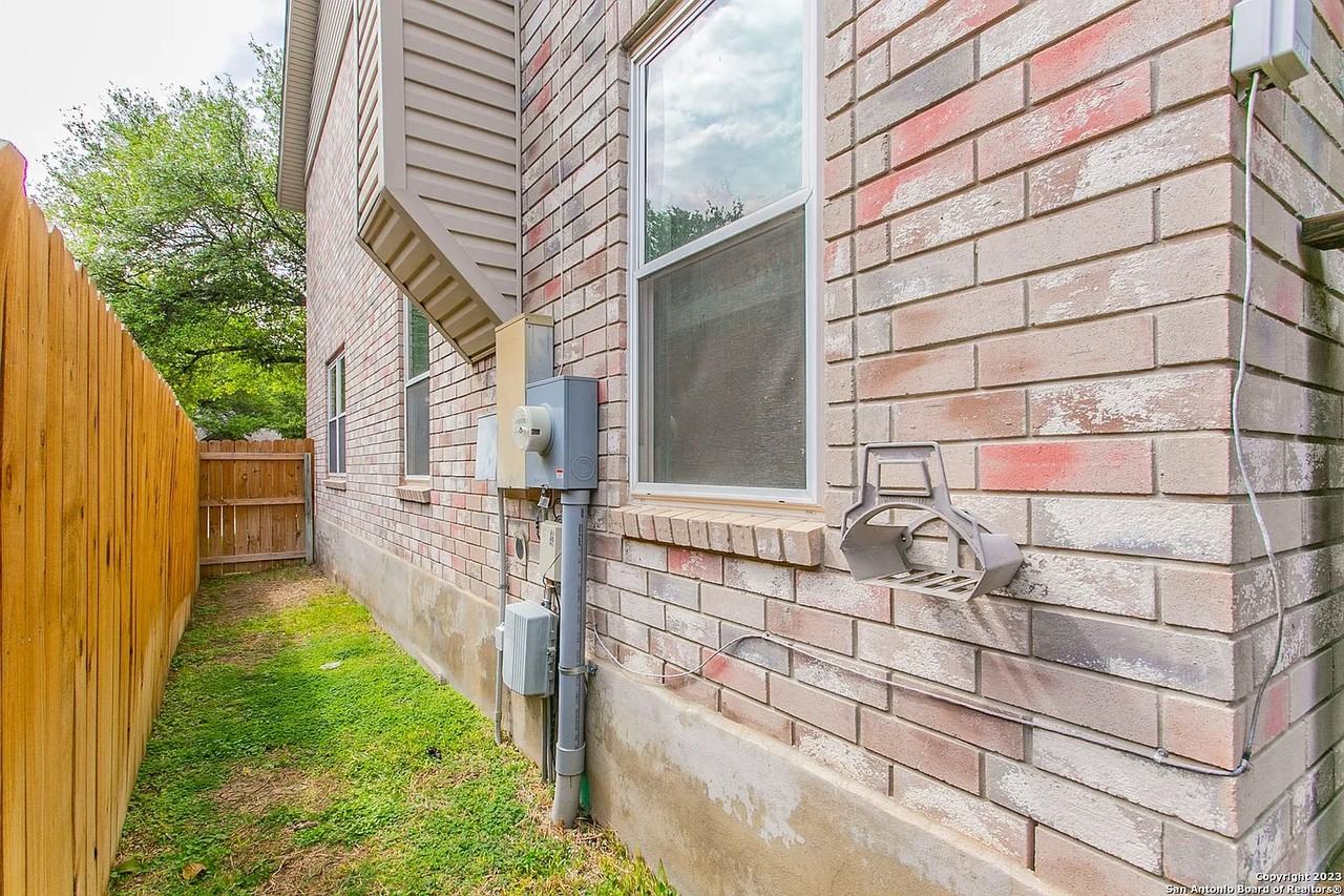 16426 Old Stable Rd #NA - Photo 7 of 39