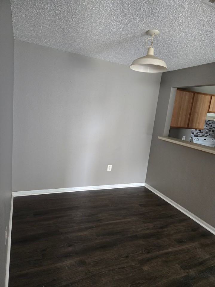 Rose Hill - Photo 2 of 9