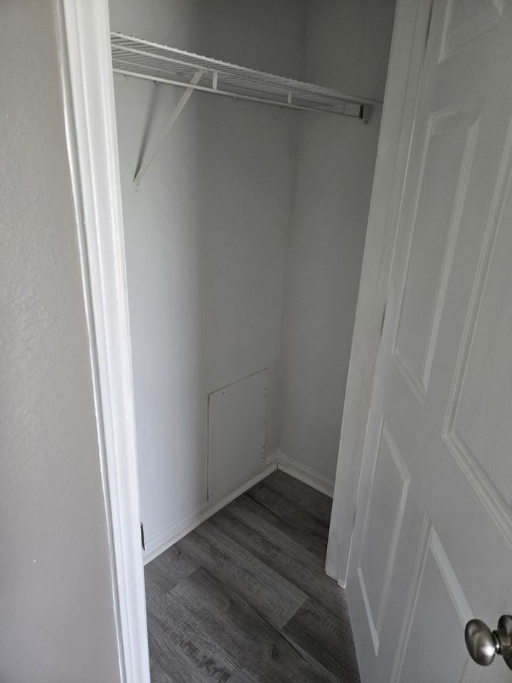 Rose Hill - Photo 7 of 9