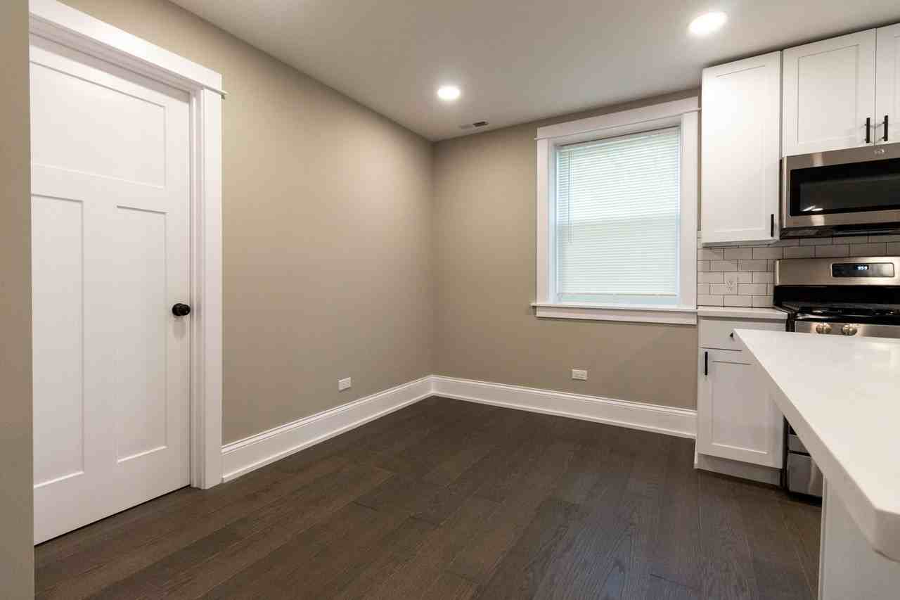 PF-ARG, 3062 N Davlin Series - Photo 5 of 30