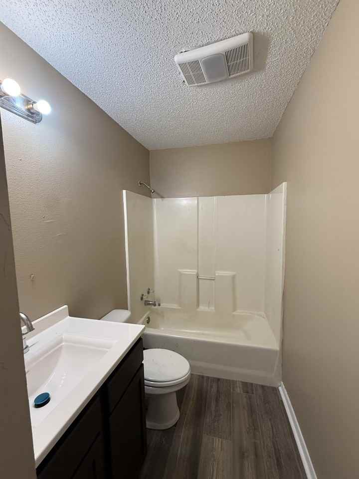 11539 Wendell Ln #G - Photo 3 of 9