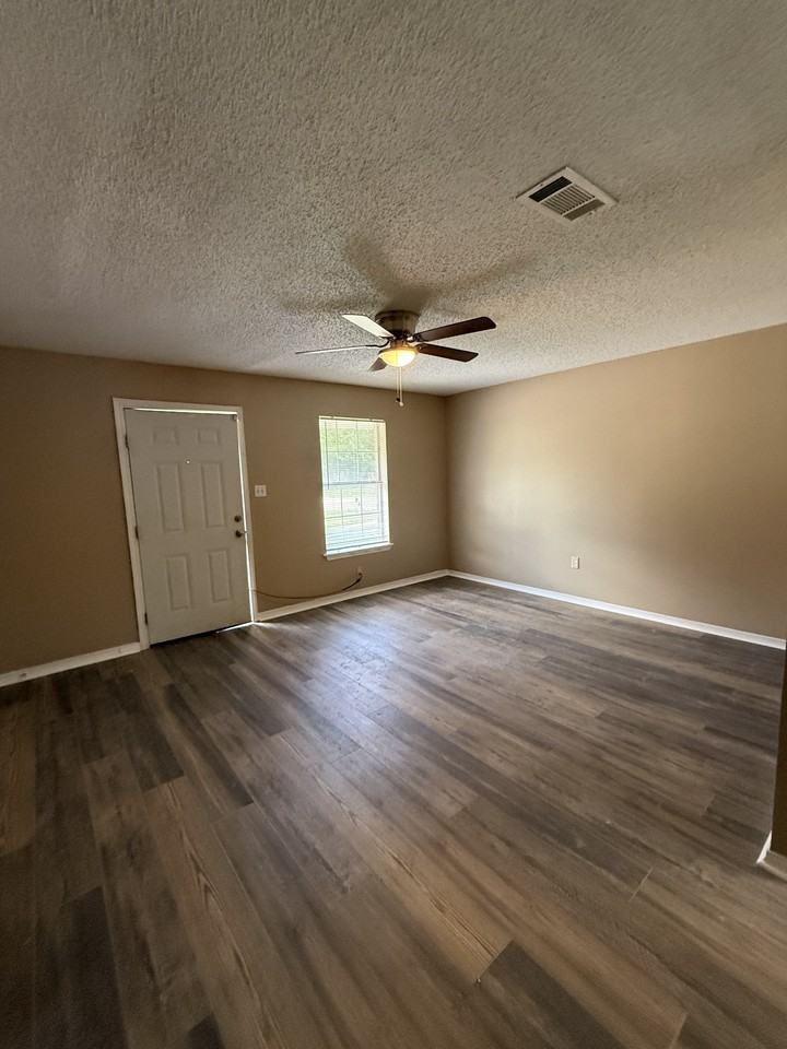 11539 Wendell Ln #G - Photo 2 of 9