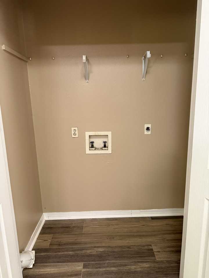 11539 Wendell Ln #G - Photo 6 of 9