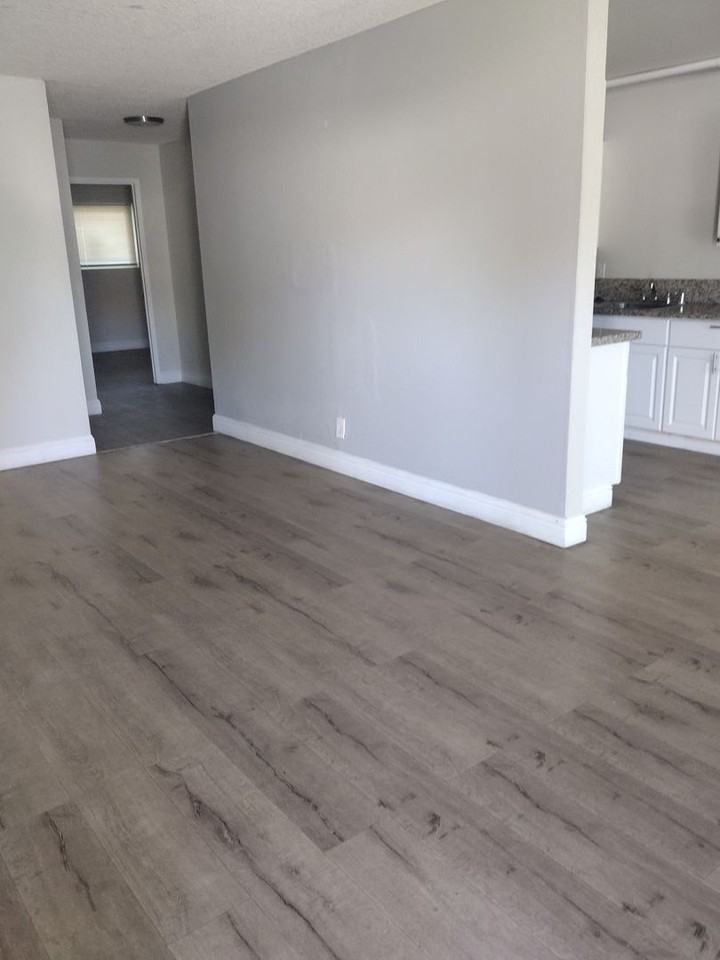 Florin Woods - Photo 7 of 15