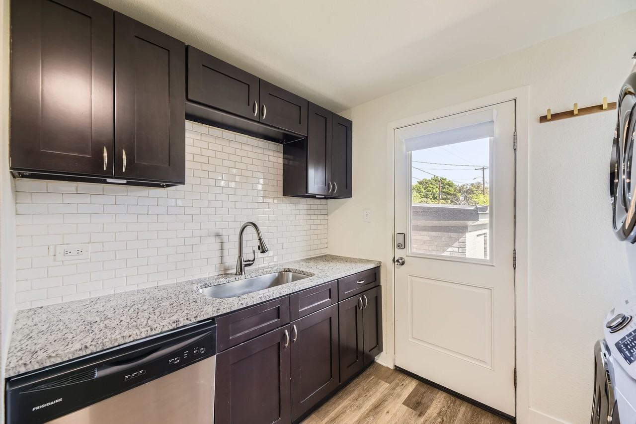 3221 E 33rd Ave #1 - Photo 4 of 11