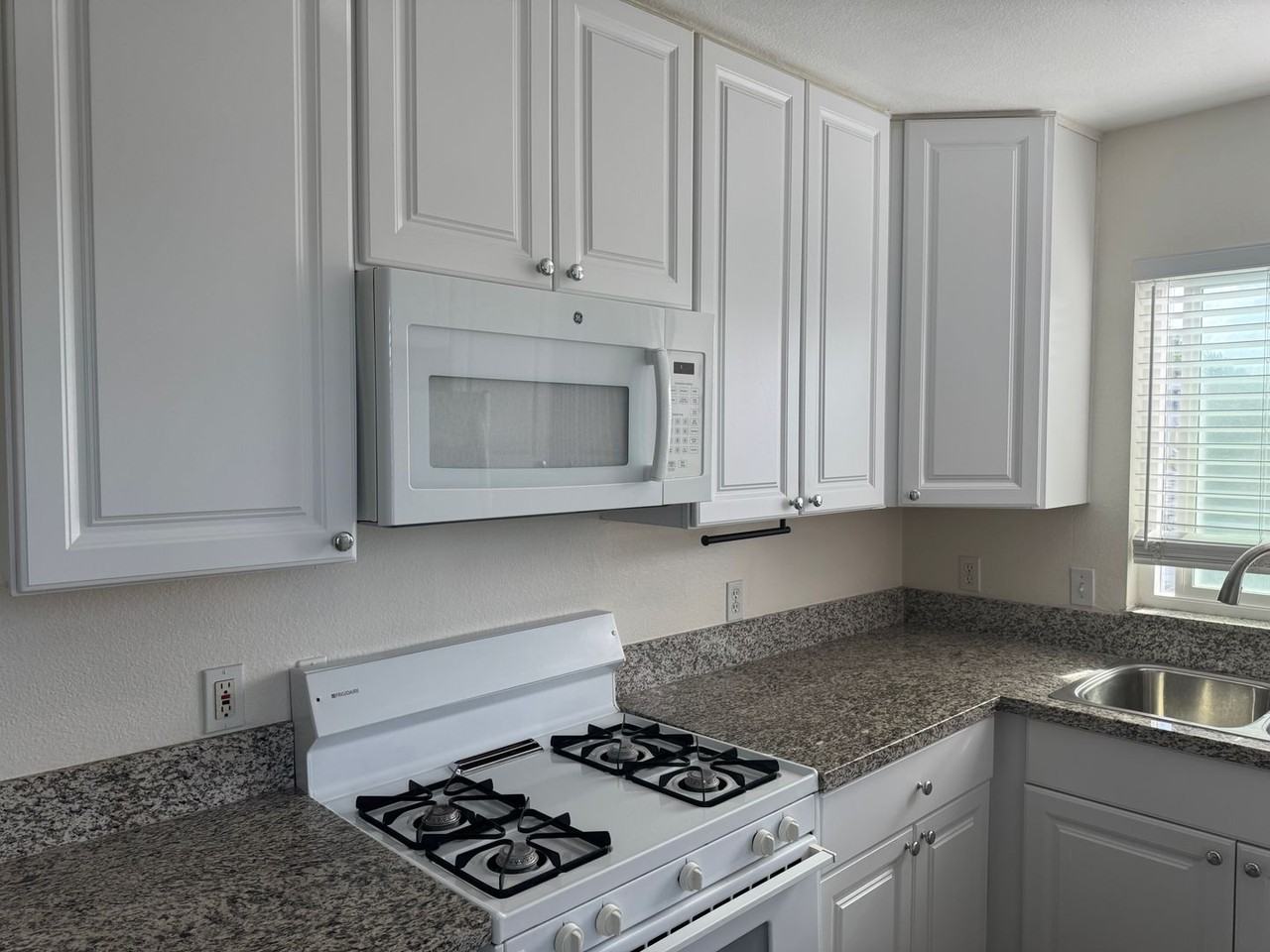 3936 Mississippi St - Photo 3 of 16