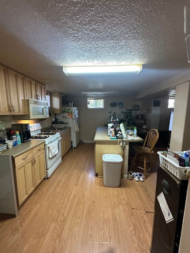 161 N 900 W #B - Photo 6 of 7