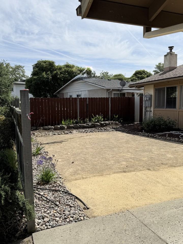 1559 Royal Way #NA - Photo 2 of 15