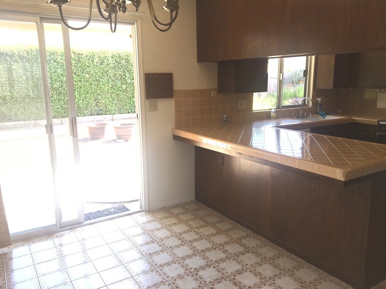 1559 Royal Way #NA - Photo 5 of 15