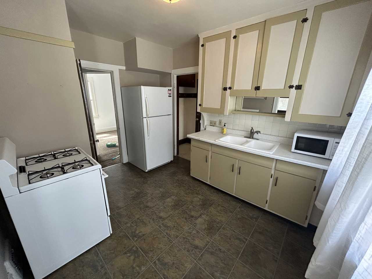 2082 Lewis Dr #2082 - Photo 5 of 11