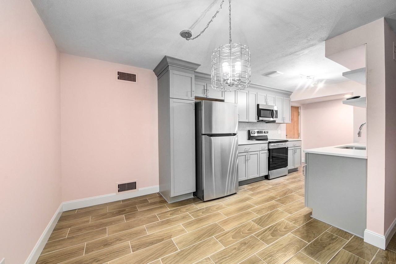 22081 River Oaks Dr #B8 - Photo 7 of 21