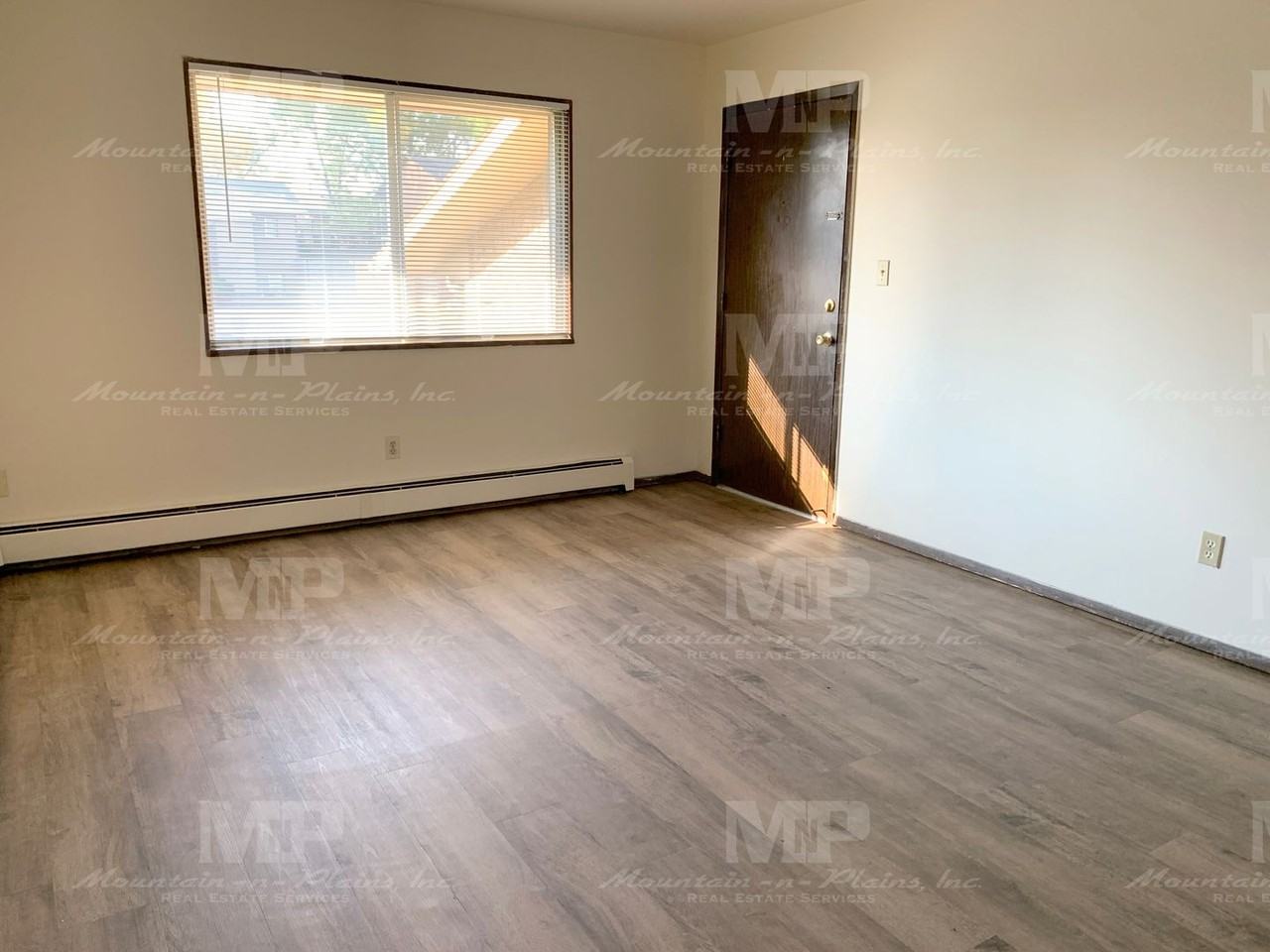 1729 Palm Dr #C - Photo 2 of 9