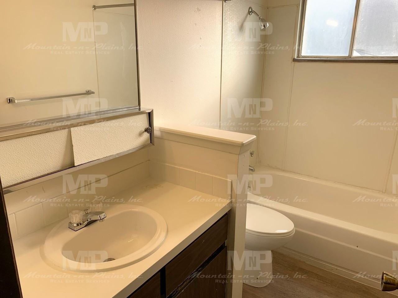 1729 Palm Dr #C - Photo 7 of 9